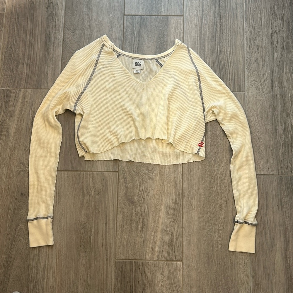 Urban Outfitters Cropped Long sleeve Shirt - Cream - Size Small